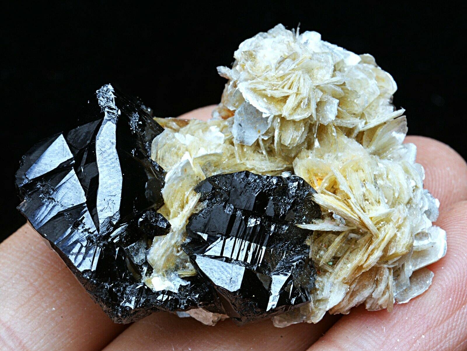 ☆特別ご提供☆新入荷【300g四川産キラキラ天然『針水晶』ポイント原石